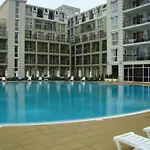 Apartment Private 1st Line *