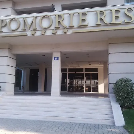 Private 1st Line Appartement