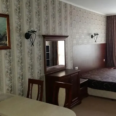 Apartment Private 1st Line *