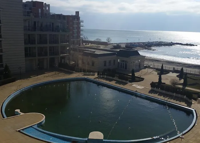 Private 1st Line Appartement