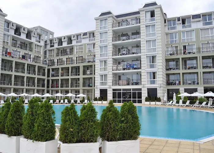 Private 1st Line Appartement